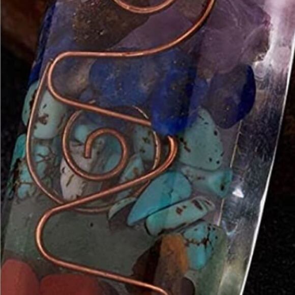 Pretty Chakra pendant necklace. 12”long with stones and bronze detail. Unisex - Picture 6 of 10